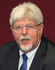 Ernst Schwanhold